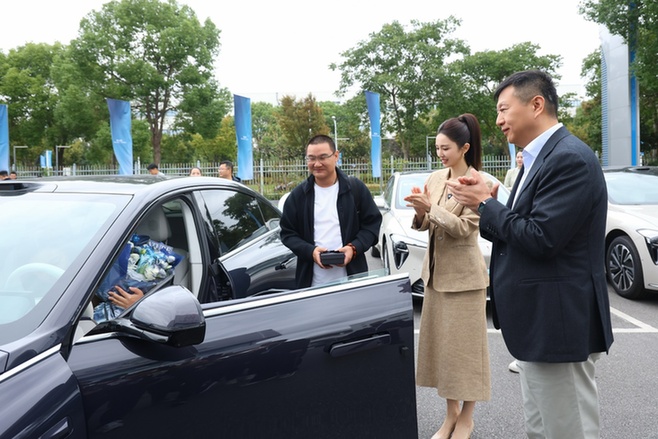 跃入人生佳境新能源智能豪华轿车别克至境l7全国交付