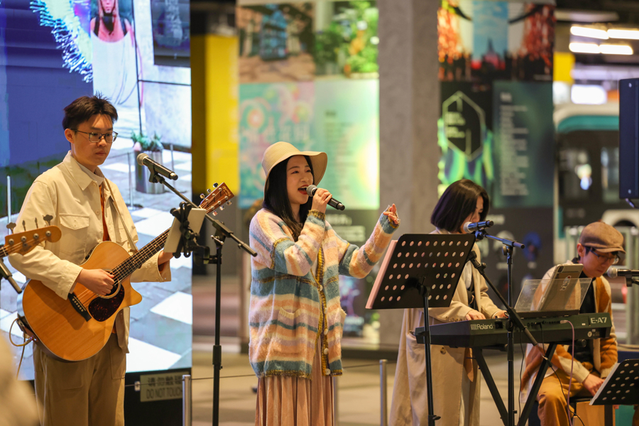 城事|无墙美术馆告别,五年举办17季展览、34场快闪演出