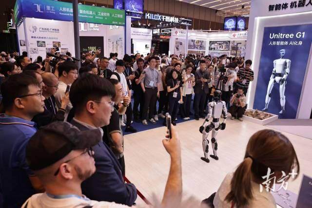 广交会机器人首秀,杭州“六小龙”来了仨!