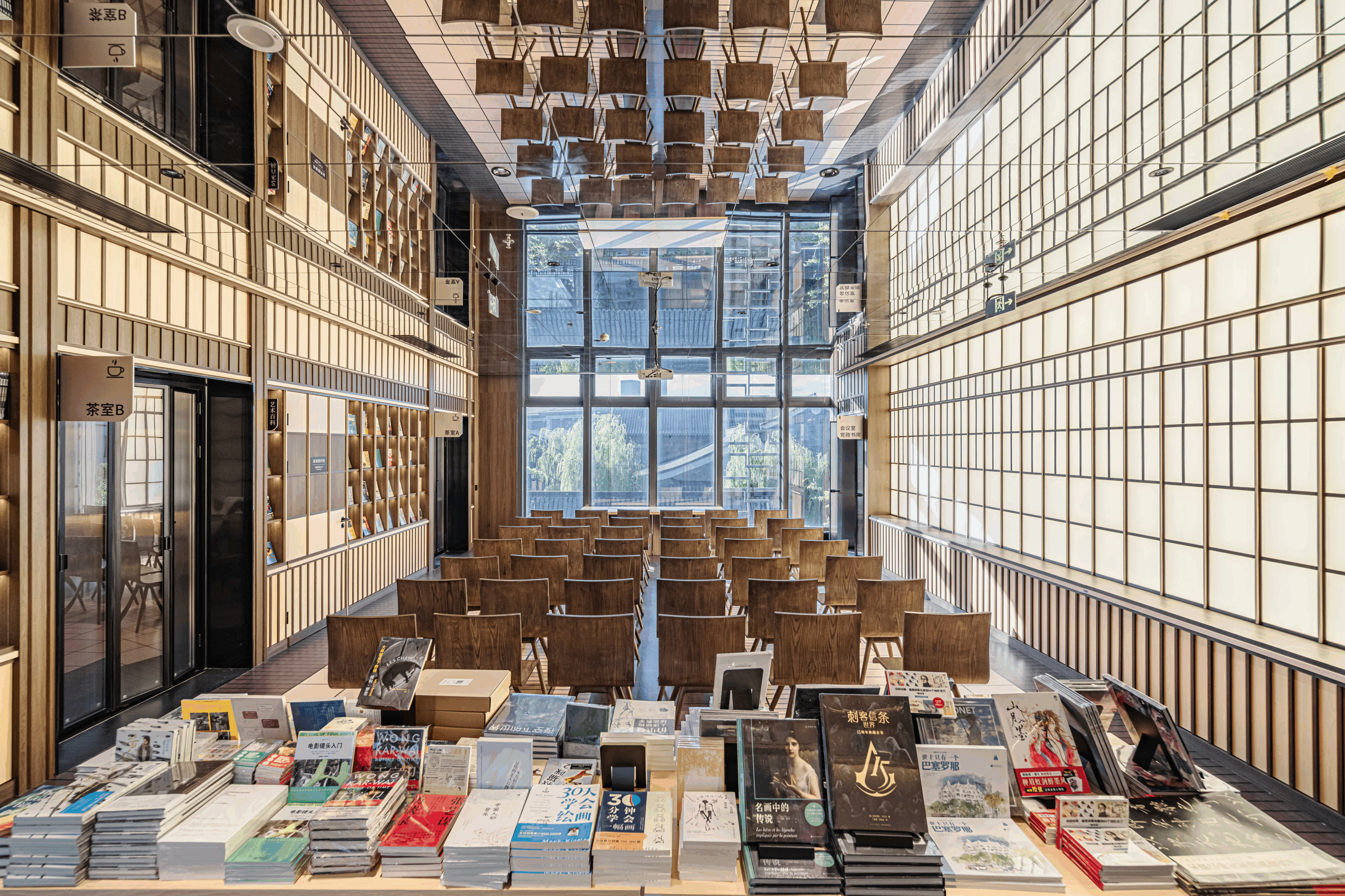 当科技遇见人文:启鸣与钟书阁八城携手,开启ai学习新场域