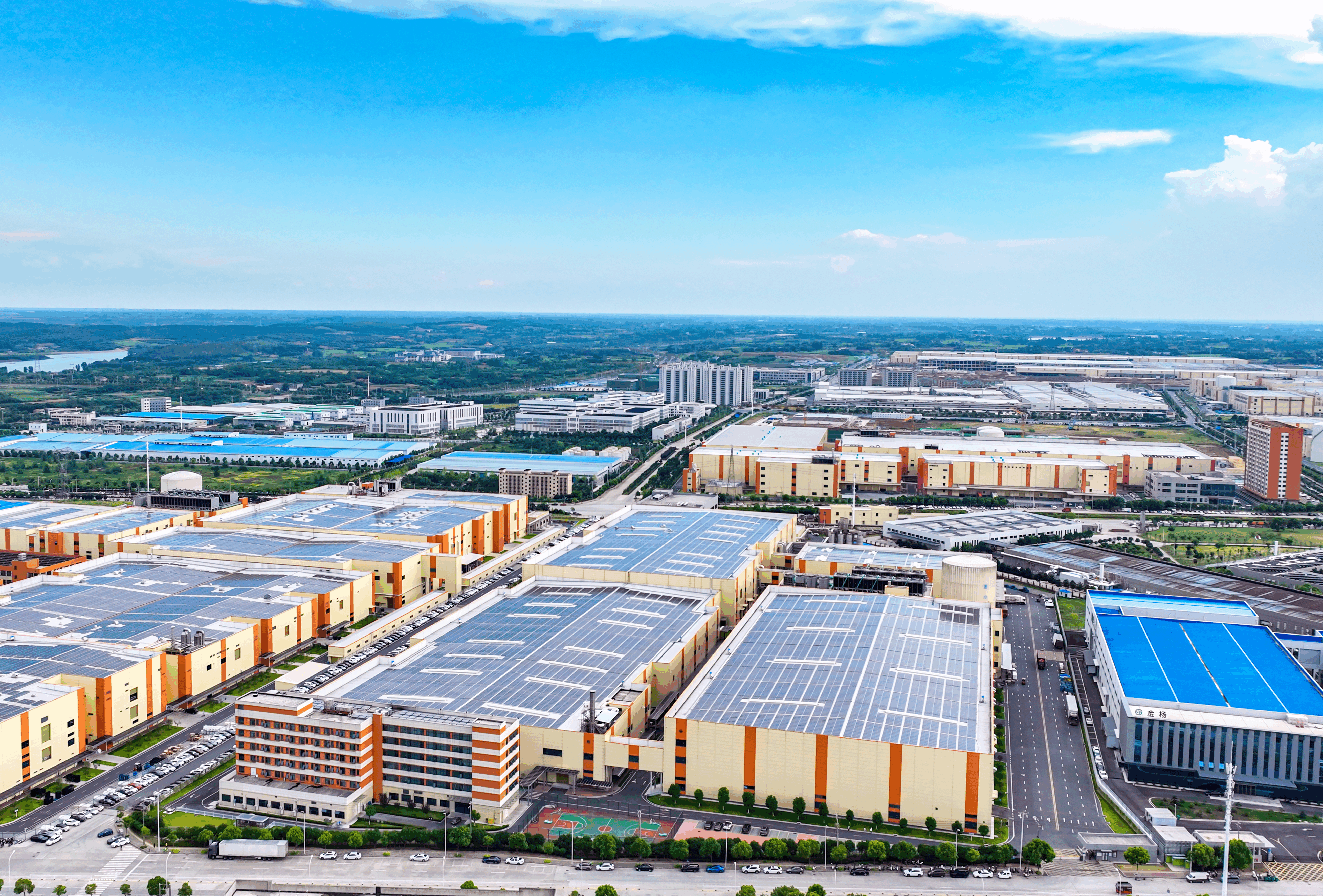 全球首个圆柱电池灯塔工厂！ 亿纬锂能树立智能制造新标杆