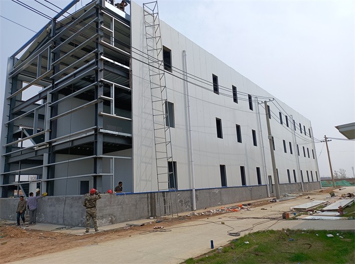 钢结构厂房为什么都选择用彩钢板屋顶