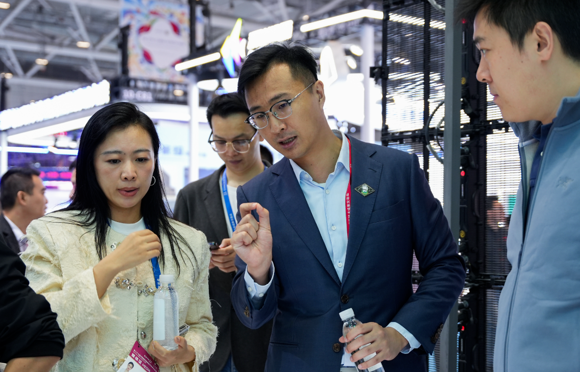 聚焦高交会,伯恩光学ai 新材料解锁智能设备新未来