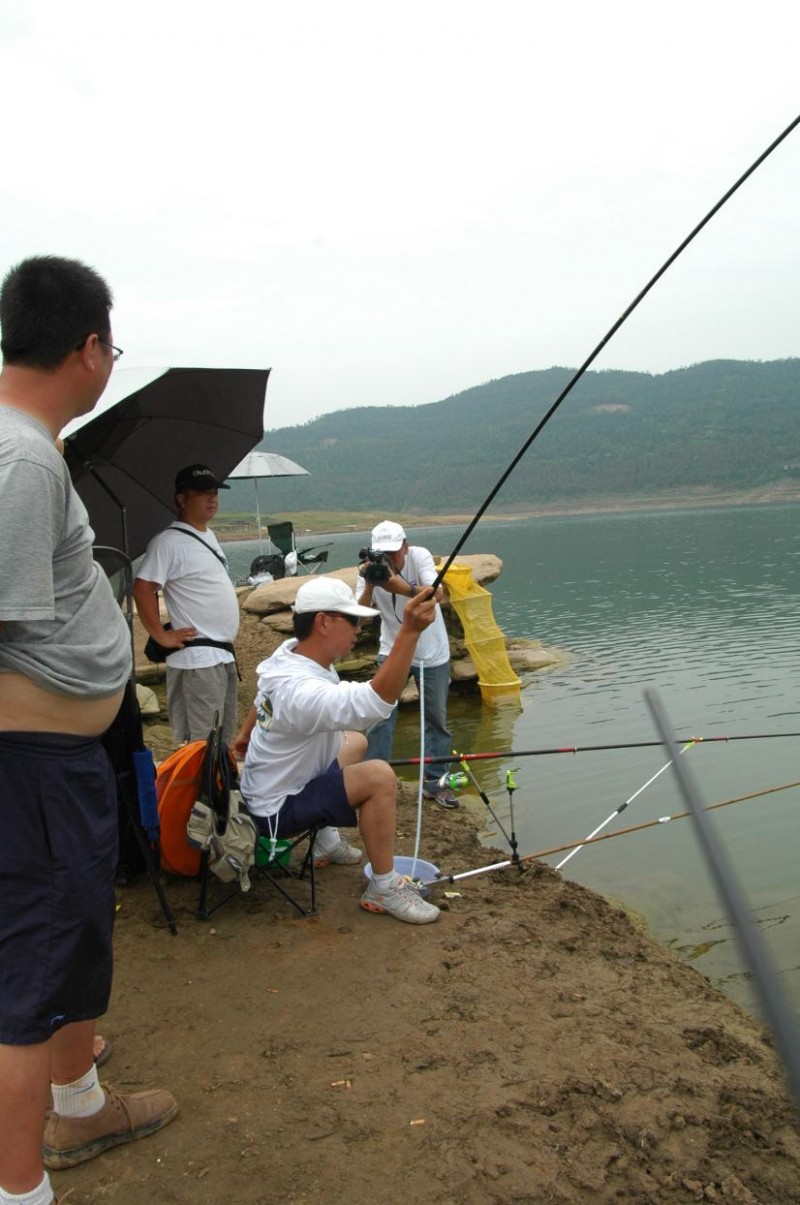 从央视特约钓手到行业清流:崔秉亮用他的独创钓法,定义钓鱼人的“真功夫”